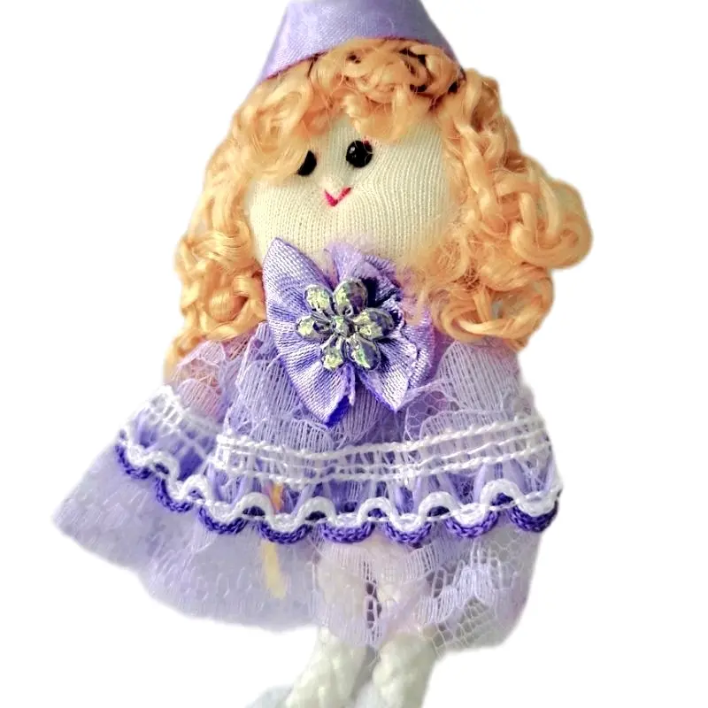 aplikasi bentuk boneka mungil warna violet 3