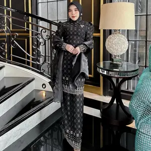 Hayati Set Melayu Motif by Dwiwarna Muslim Lebaran