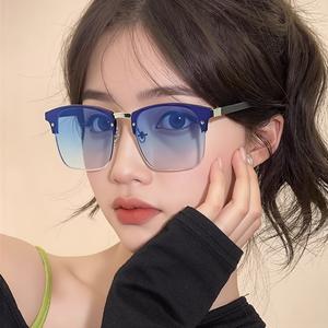 (กล่องฟรี) แว่นกันแดดกรอบใหญ่ เลนส์ทูโทน โลหะ กัน UV400 สุดเก๋ ทันสมัยและทันสมัย