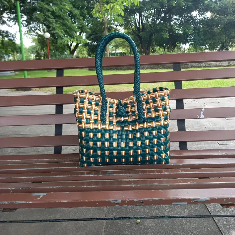 Tas Anyam Jali +Gantungan ukuran (23*10*16) 1