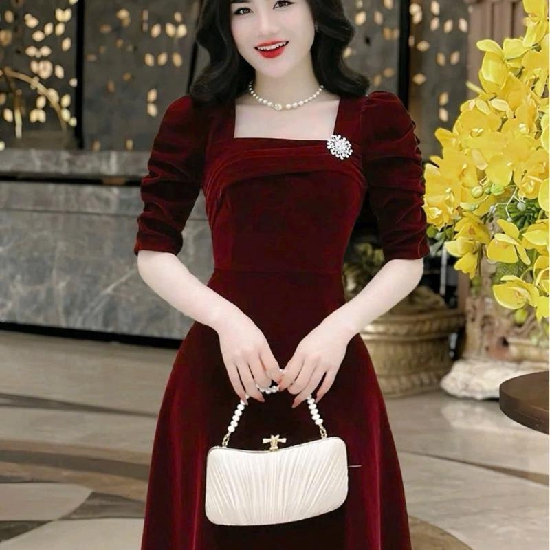  A19 Bigsize Đầm Nhung Cứng Màu Đỏ Đô Xếp Ly Ngực Đính Tag Đá Cao Cấp Dáng Xoè Dài Sang Trọng Tôn Eo Phong Cách Nữ Tính Thanh Lịch 