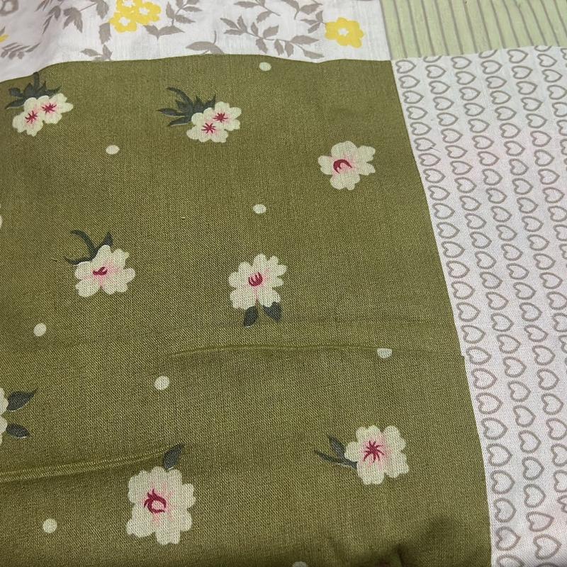 Seprai motif bunga bunga lengkap dengan sarung bantal 4