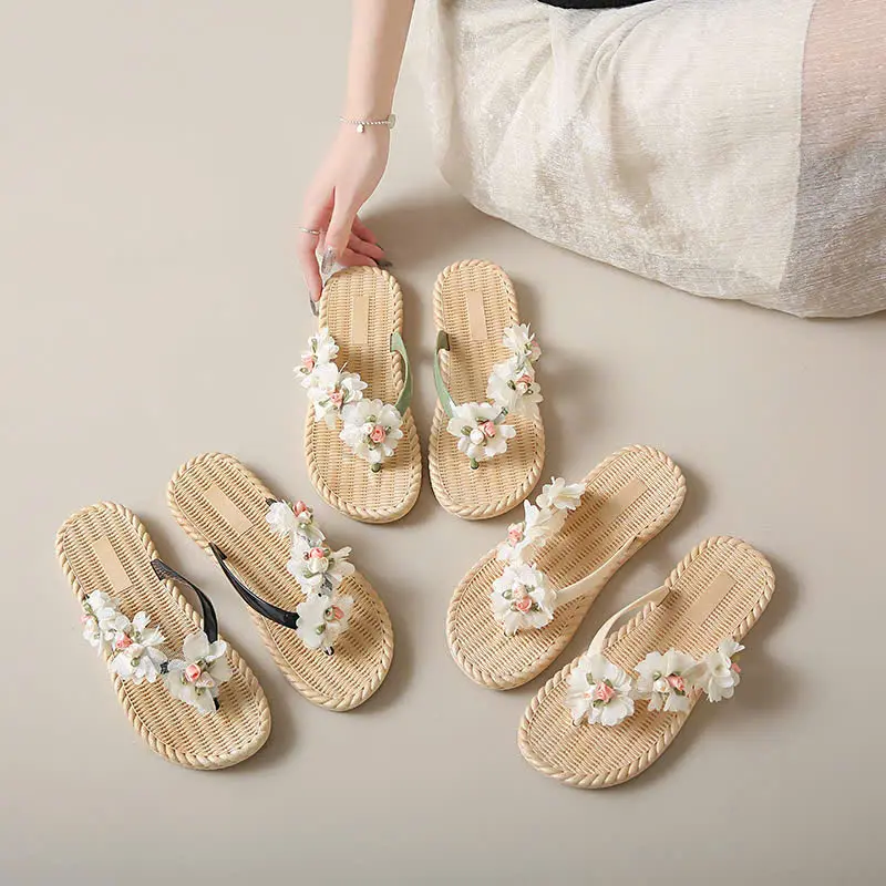 Dép xỏ ngón Hoa nữ, dép lê thời trang kiểu dáng hàn quốc, chất liệu PVC chống thấm 3 màu kem, đen, xám giaydepsieuben - 2111-2