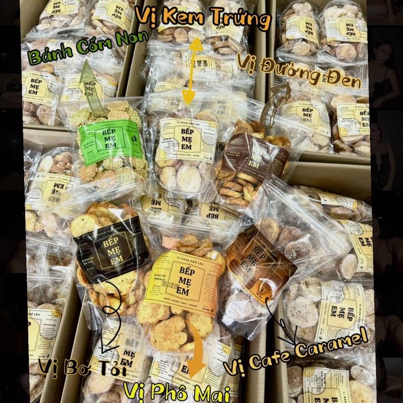Bánh Mì Sấy Mix Vị : Bơ Tỏi / Phô Mai / Đường Đen / Cafe Caramel / Kem Trứng / Cốm Non ( Ghi chú chọn vị cho shop vào lúc đặt hàng / không nhắn tin riêng shop dễ bị lẫn đơn / có hướng dẫn ghi chú vị ở phần mô tả sản phẩm )