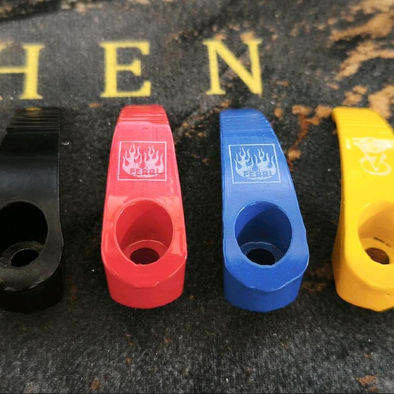 Móc giữa xe máy - Phụ kiện xe máy