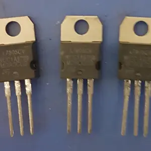 IC 7805 Original IC Regulator L7805 5 Volt Baru Tidak Dapat Dikembalikan Setelah Dibeli