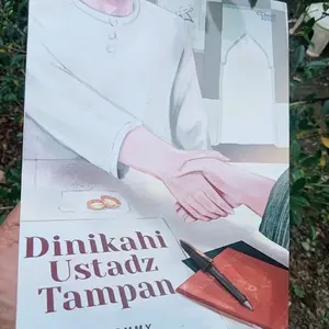 NOVEL DINIKAHI USTADZ TAMPAN