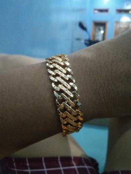 Product Review of Benika Accesories - Gelang Tangan Rantai Wanita Xuping Jewellry Lipan Dove 1.2cm 1.5cm - Korean Style Anti Karat Aesthetic - Aksesories Fashion Trendi 2023 - Titanium Simple Elegand Mewah - Bracelets Kulit Perhiasan Permata from L**s s**i 0