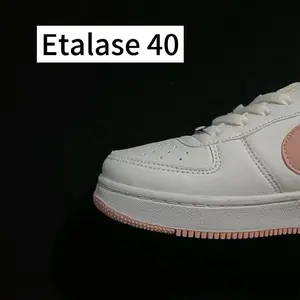 Sepatu F1 - Sneakers Berkualitas Tinggi - Etalase 40 (free tali + kaos kaki)