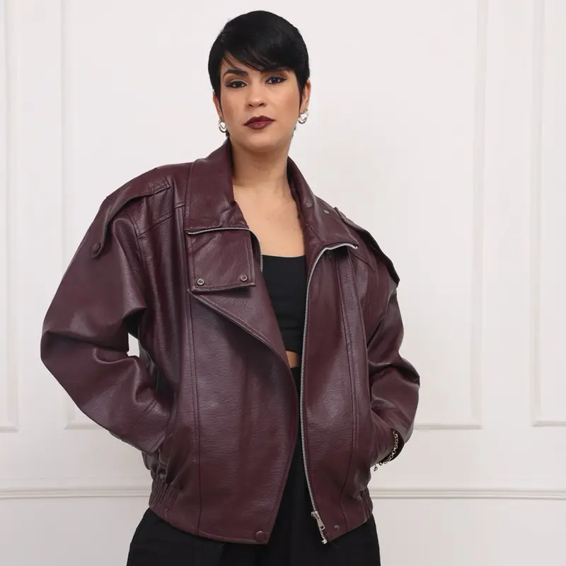 Jaqueta Feminina Oversize em Couro PU Preto com Fechamento Assimétrico e Gola Alta Estilosa para Looks Urbanos e Elegantes - 7