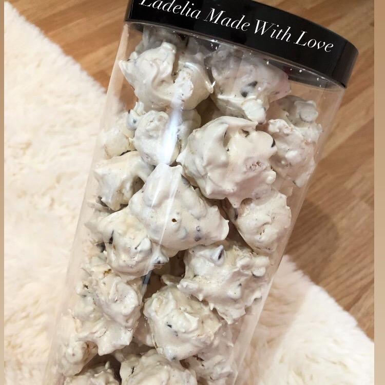 Choco Chip Cornflake Meringue 215gm est 42pcs 1