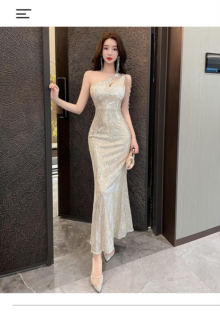 Ready stock ship at the same day Silver sequined evening dress women's new light luxury niche high-end high-end temperament celebrity beautiful fishtail skirt