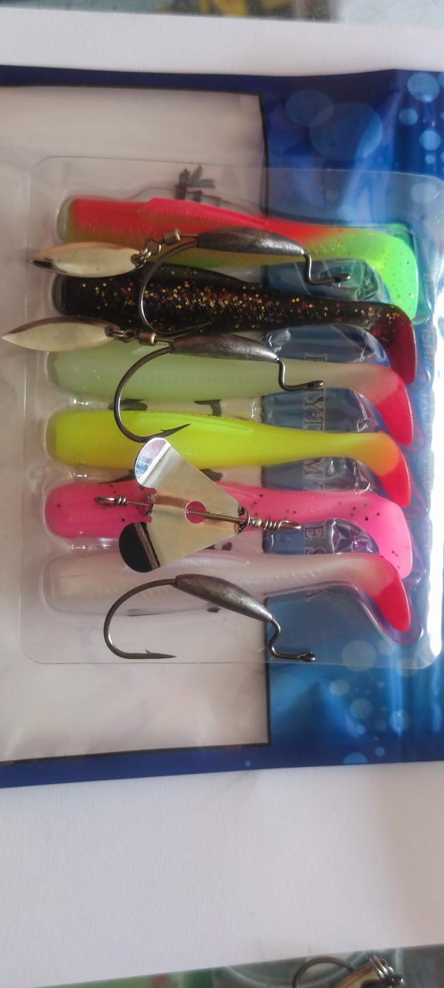 Product Introduction of Umpan SOFTLURE 8cm isi 6pcs 8cm Bonus Bkk 2/0 3pcs Lure +Propeller 1