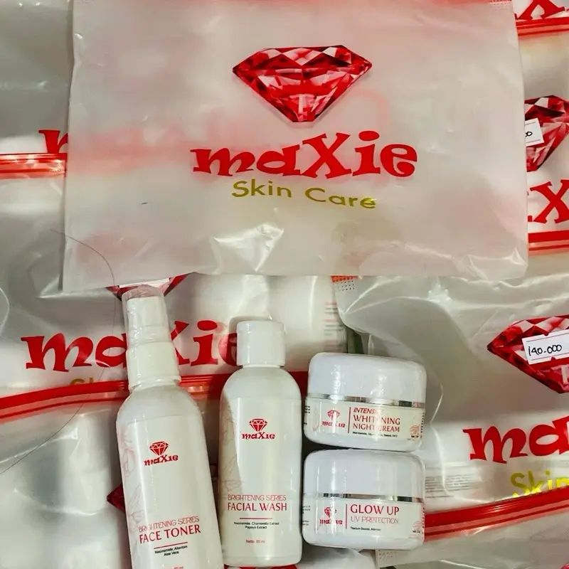 Cream Maxie Skincare BPOM Kemasan Baru RANDOM Tekstur Lebih SOFT Mencerahkan Perawatan Wajah Memutihkan Pencerah Pelembab 4