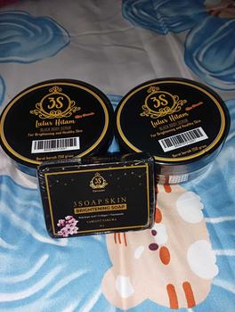 Product Review of 2 pot lulur hitam + 1 pcs sabun sakura from I**h 0
