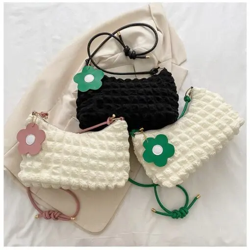 TBS6004 - Tas Selempang Wanita Kekinian Boba Puffy Shoulder Bag dengan Charm Bunga Lucu (Hitam & Putih)