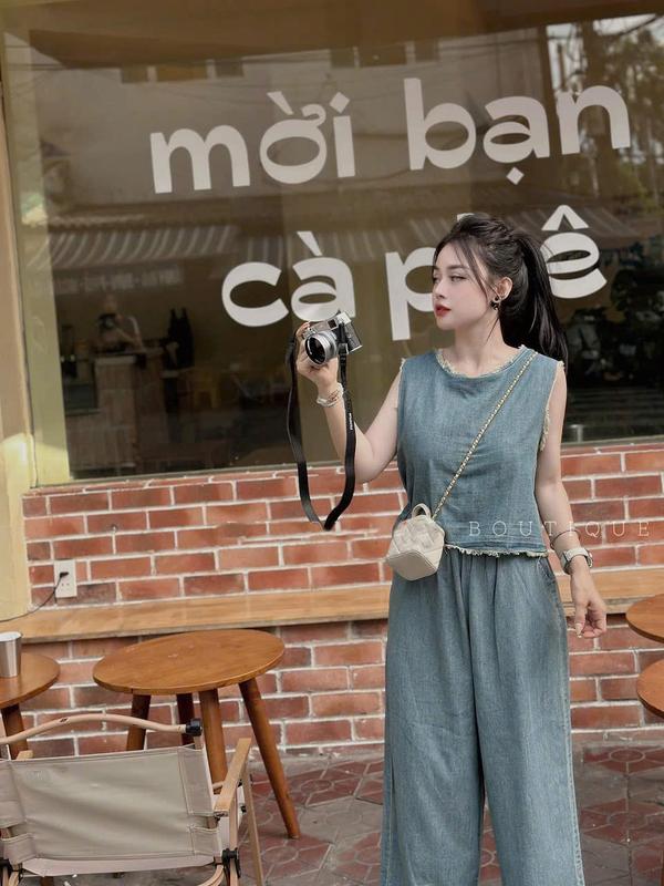 Set đồ nữ áo ba lỗ kềm quần ống rộng chất jeans qc năng dộng cá tính thích hợp đi làm đi chơi D897