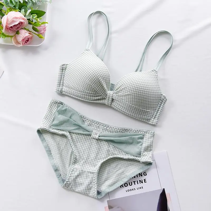 BH006 BH 90 Seamless Deep V Cross Women Bra Wanita 3
