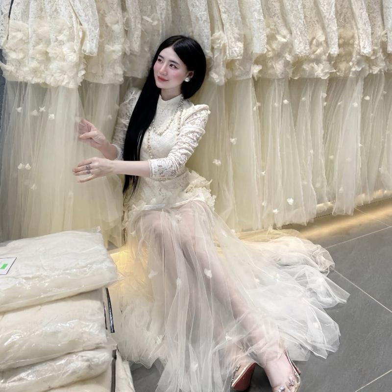 Váy ren hoa lazer dáng lưới xoè dài tay Khanh Thu