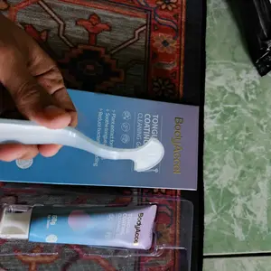 【bpom】 BodyAccel Membersihkan lidah Gratis BodyAccel Mouth Spray dan menyegarkan napas untuk segala usia Mulut Sikat