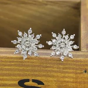 OILA anting berlian bentuk salju / diamond snowflake earrings jan019
