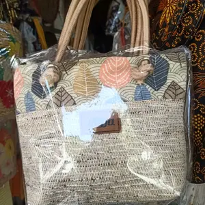 tas dan dompet etnik prambanan dari bahan rajut