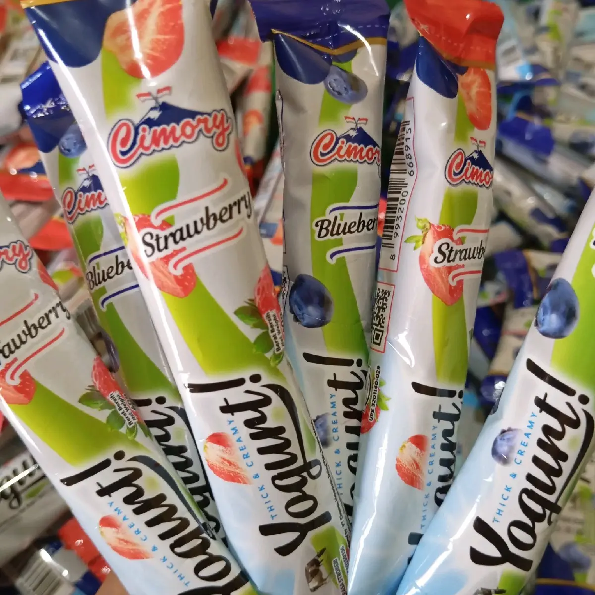 Isi 30 pcs Cimory Yogurt thick&creamy stick varian rasa strawberrt dan blueberry Yoghurt