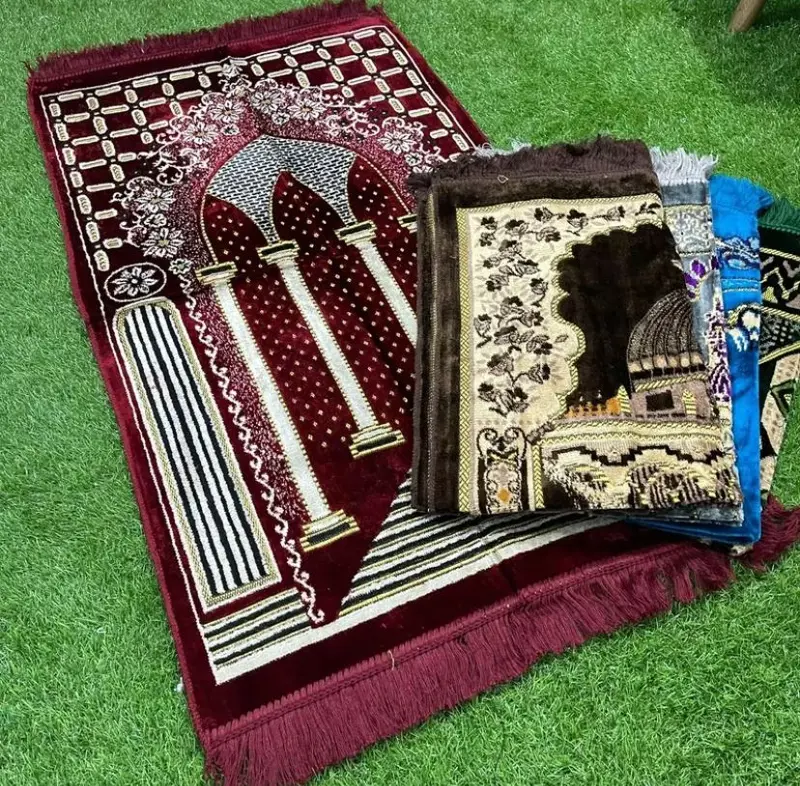 Sajadah Eklusif Motif Turki Premium Ukuran Besar 110x70cm Bahan Bulu Beludru Lembut Muslim Spigel Semi Karpet Anti Slip 0