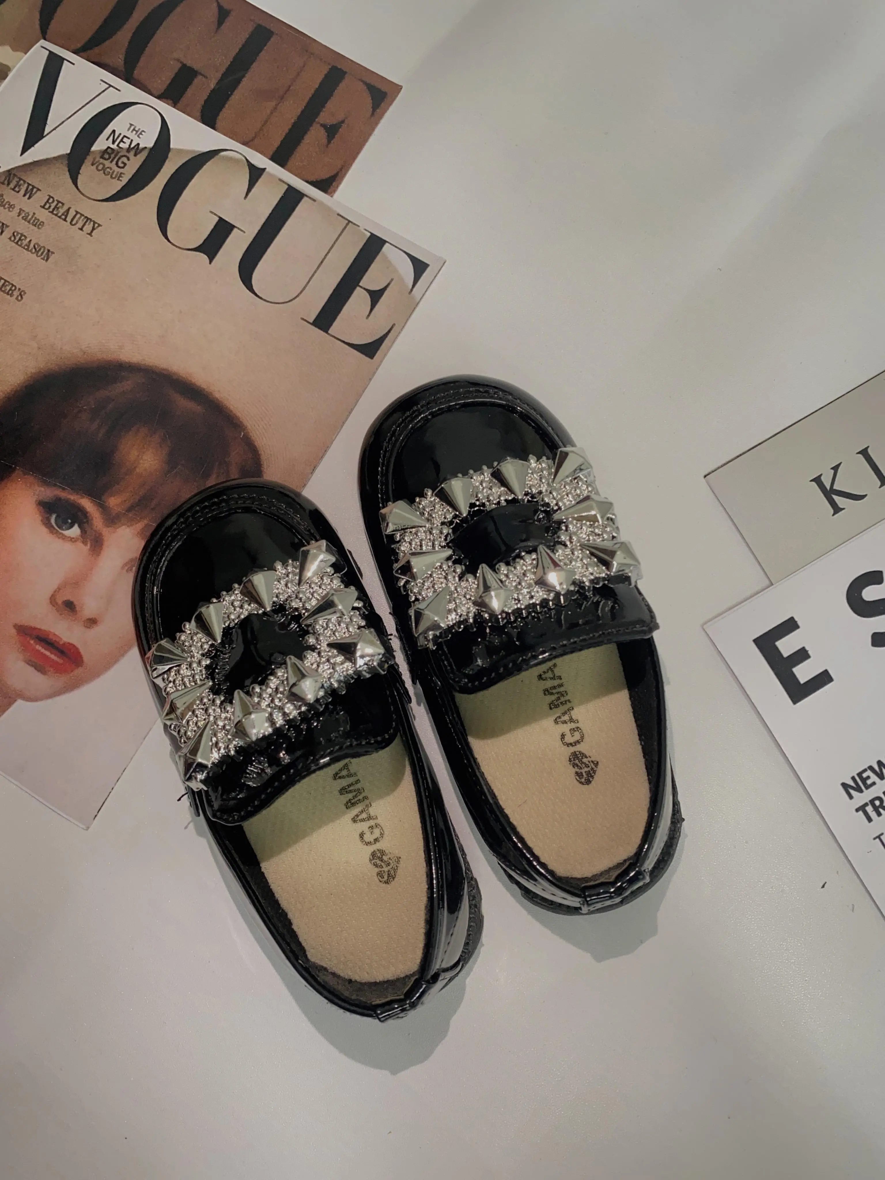 SEPATU ANAK PEREMPUAN DIAMOND/SEPATU ANAK CANTIK DAN LUCU