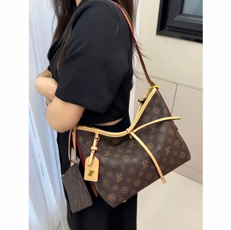 (TẶNG KÈM GẤU+ VÍ ) Túi HOT LOẠI ĐẸP-HÀNG DA DÀY công sở màu nâu SÉT 2 chi tiết SIZE 25CM + SIZE 30CM 4