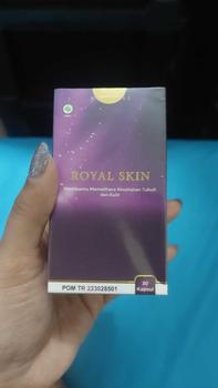 Product Review of Royal Skin BPOM Mencerahkan Kulit Isi 1 Botol | Suplemen Kecantikan | Kapsul Pemutih Kulit Memutihkan from D**🫰 0