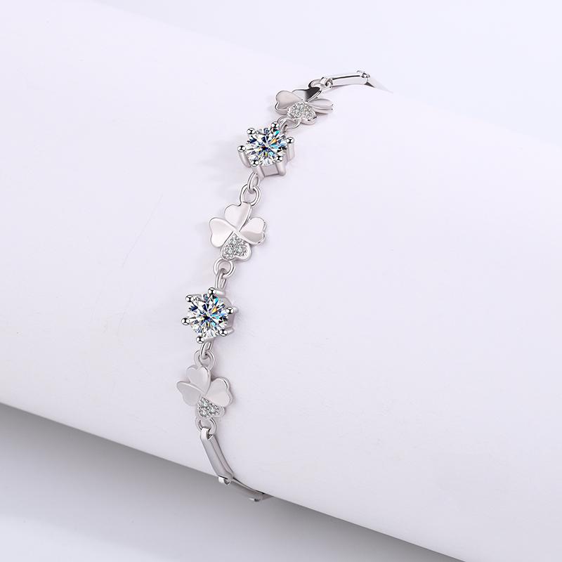 Product Introduction of s925 Silver Moissanite D color four-leaf clover bracelet everyday senior sense bracelet 2