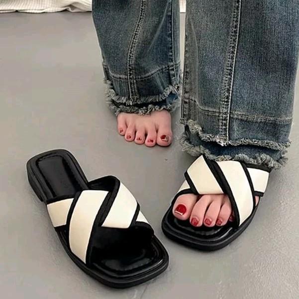 Brian Kyra Flat - Sandal Wanita Teplek Platform Sandal Cewek Slop Empuk 1
