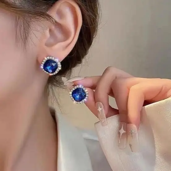 Mamoma.things - Anting Tusuk Blue Sapphire Earrings Simple Elegant Mewah Classy [Sapphire]