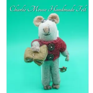 Handmade Felt Felted Charlie Mouse Mice Tikus Nepal Handmade Key Chain Gantungan Tas Bag Charm Keychain Kerajinan Tangan Lucu Mini Accesories Merchandise Handcrafted Craft Boneka  | SKU 3.039.0017