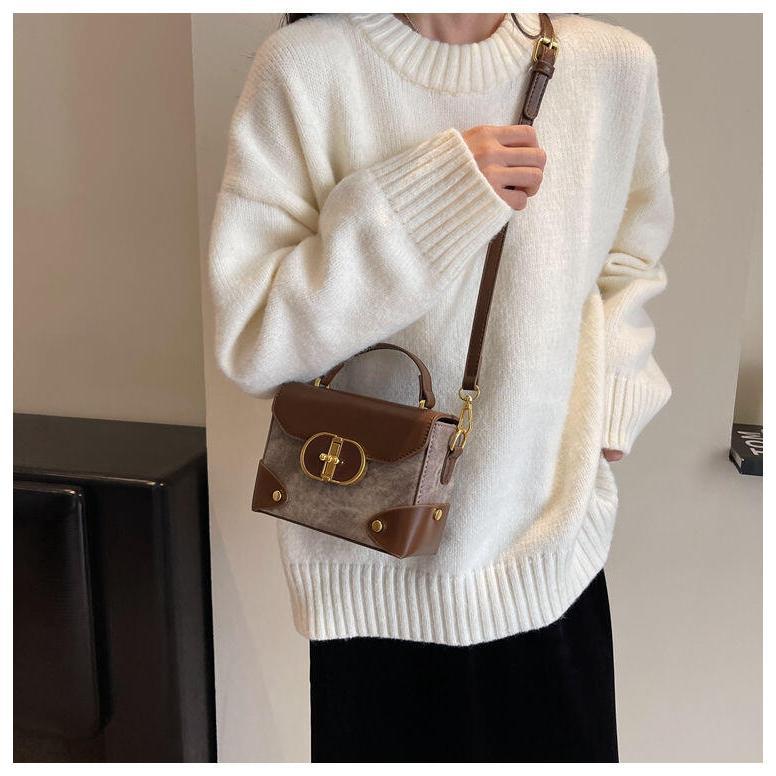 Product Introduction of This year's popular for women in autumn and winter, versatile 2024 new single shoulder crossbody bag, portable box, small square bag 28