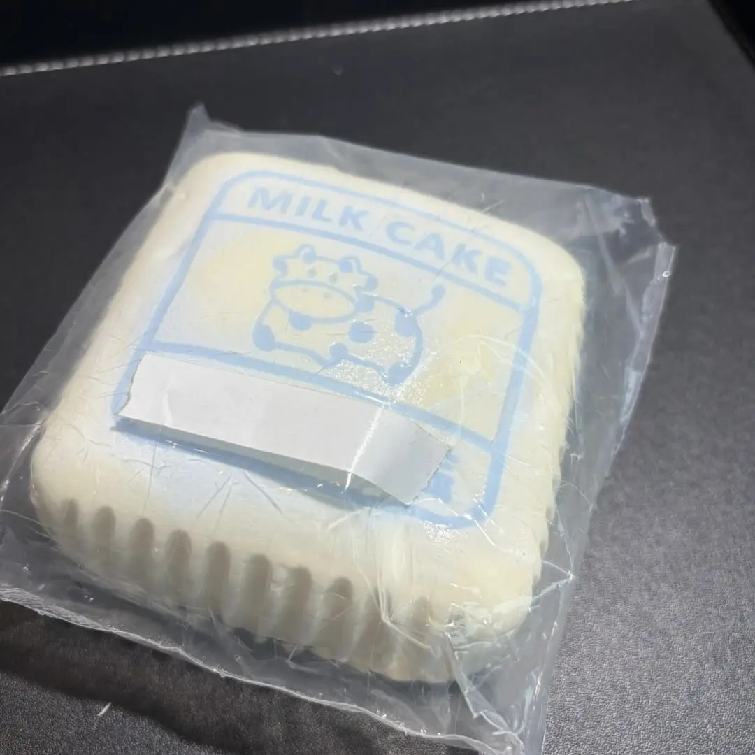 ミルクケーキ スクイーズ ミルクケーキ スクイーズ おもちゃ 中サイズ 牛柄 ストレス解消グッズ