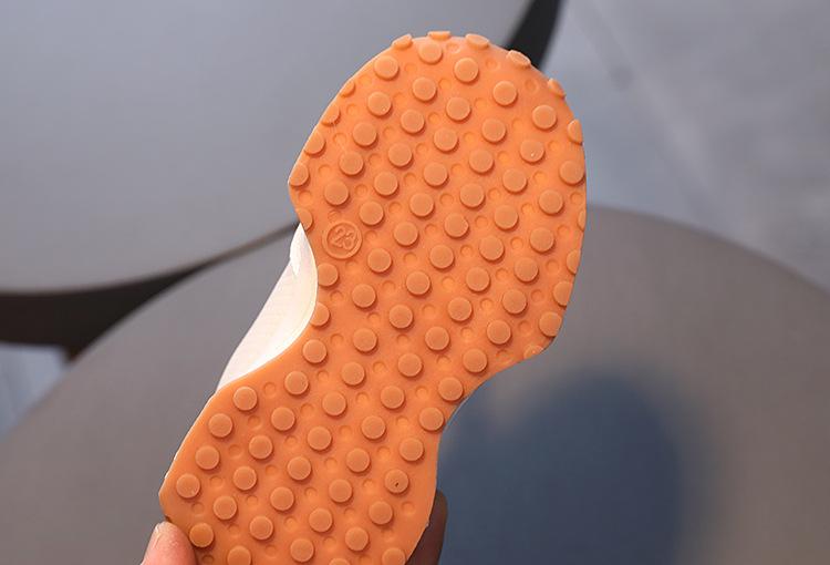 Product Introduction of FNIOSHJF Children's Sports Shoes Boys and Girls Universal Student Anti slip Soft Sole Running Shoes Children's Casual Shoes 20