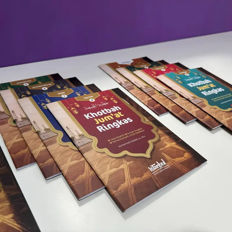 Buku khotbah jumat ringkas yang menggugah hati para jamaah isi 12 buku ringan di bawa 1
