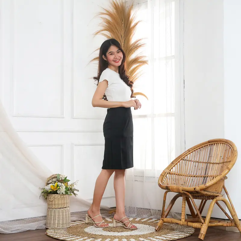 ROK SPAN PENDEK KANTOR HITAM 1