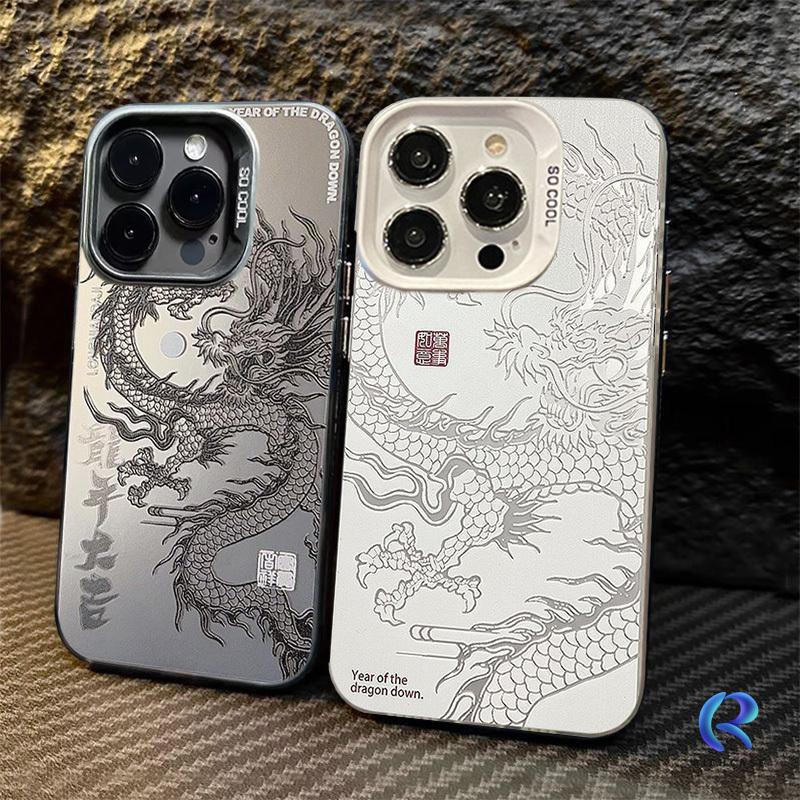 Ốp Rồng Nghệ Thuật Hoạt Hình, Thương Hiệu Hợp Xu Hướng Tương Thích Cho iPhone 15 12 11 13 14 Pro Max 7Plus XS Max XR X 8 7 Plus SE 2020, Thiết Kế Cặp Đôi Dễ Thương, Ốp Ống Kính Kim Loại Mạ