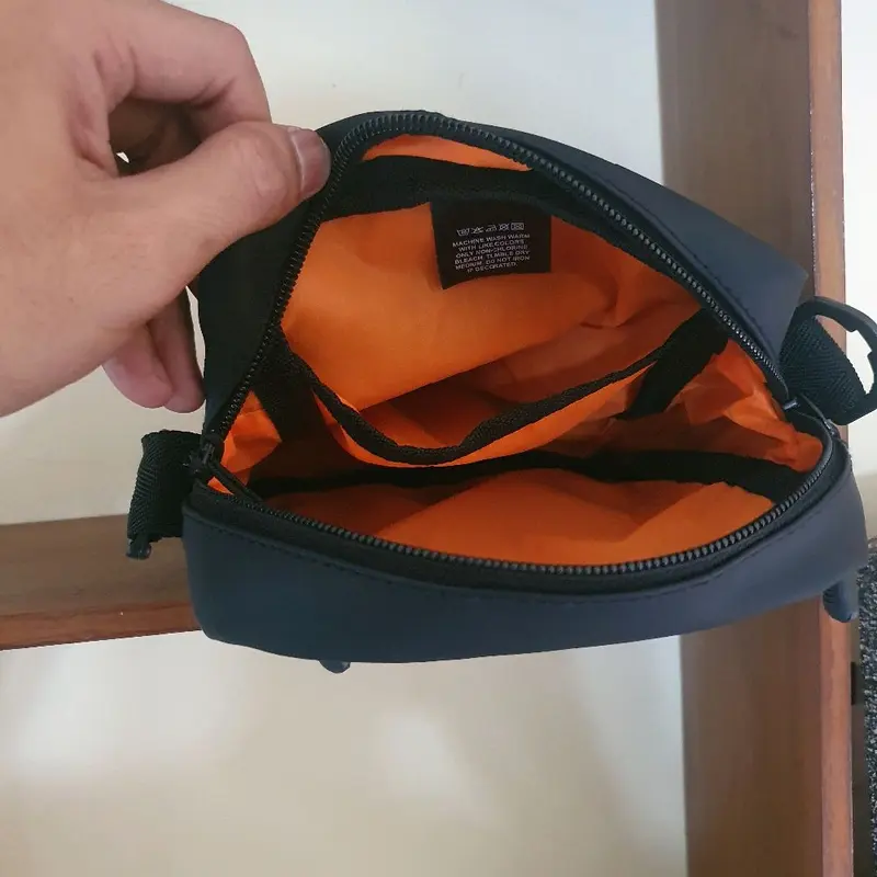 Tas Selempang & Bahu Marokano Anti Robek Bimo Waterproof dengan 2 Saku Ukuran HP dan Dompet - Hitam, Pria Multikompartemen - Kanvas - Slingbag, Cowok 4