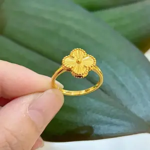 Cincin Titanium Model Bunga Perhiasan Fashion Harian Wanita Anti Karat