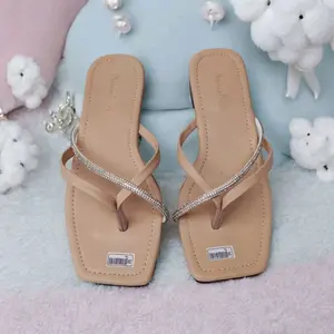 Sandal Jepit Wanita Gliter Sandal Simple Elegan Casual/Formal Cewek Flat Shoes Ringan Nyaman Kulit Sintetis Hitam Perempuan Sendal
