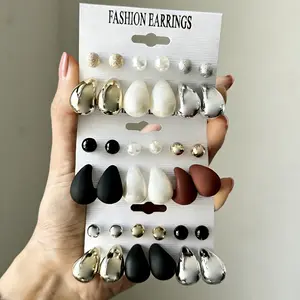18 Set Anting Wanita Baru Gaya Mewah Tetesan Air Unik Berlebihan CCB Anting-anting Kreatif Retro Set Bahan Plastic Resin Warna White Black Gold Silver Red Ukuran