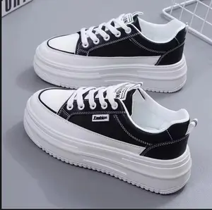 BLI-BLI Sepatu Sneakers Casual Wanita Terlaris R21 Hitam Putih Sol 2cm Box Size 37-40 Fashionable Shoes Cewek