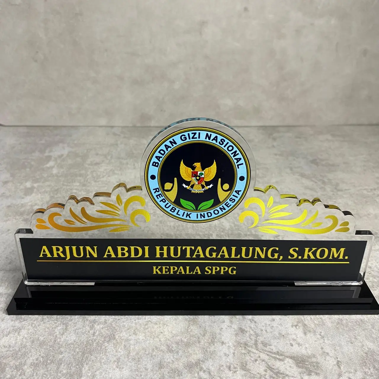 Papan Nama Meja Kerja BGN Akrilik Print UV Terlaris (Bergaransi)