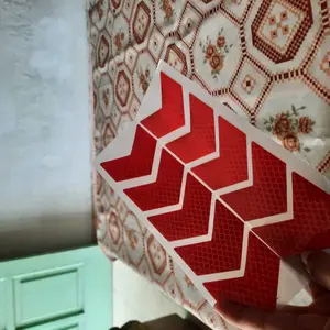 10PCS  STIKER REFLEKTIF PANAH MOBIL BUMPER BELAKANG STIKER REFLEKTIF PEMANTUL CAHAYA MOTOR MOBIL SEPEDA HELEM TRUK