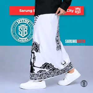 SARUNG BATIK MOTIF WAYANG PUTIH BAHAN RAYON SUPER GRADE A HALUS TEBAL TEMBUS LUAR DALAM Muslim Dewasa Pekalongan Pria Santri Santri Pekalongan Hitam Kain