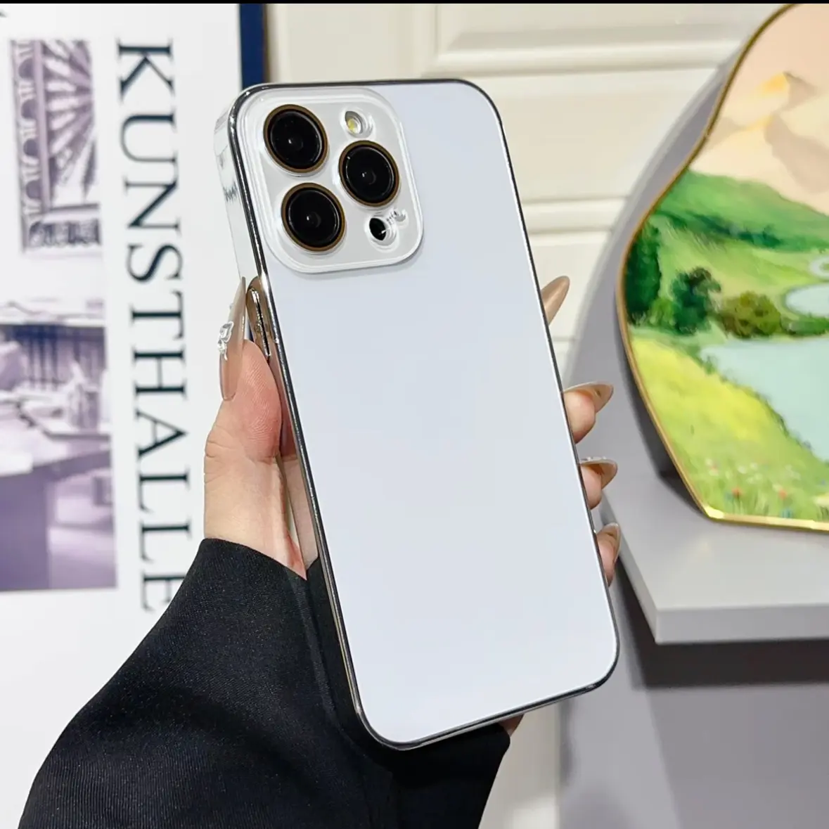 Ốp lưng điện thoại chất lượng cao màu nguyên bản, tương thích với iPhone 17 Pro Max và phù hợp cho các mẫu iPhone 16, 15, 14, 13, 12, 11. Chống sốc và chống vân tay